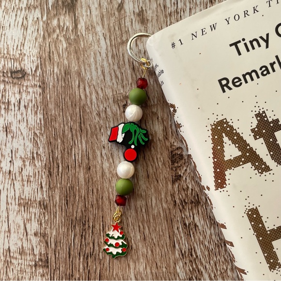 Bookmark Grinch Handcrafted Artisan Beaded Metal Journal Gifts Read Book - Picture 2 of 3